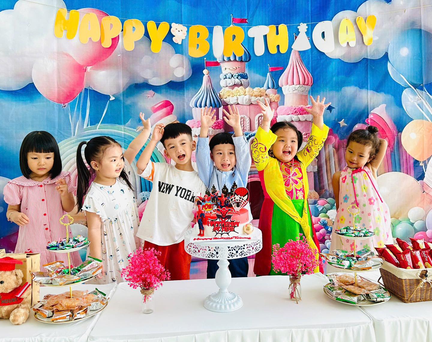 CHÚC MỪNG SINH NHẬT CÁC BÉ YÊU THÁNG 7 - CÁC THIÊN THẦN CỦA HUGO 