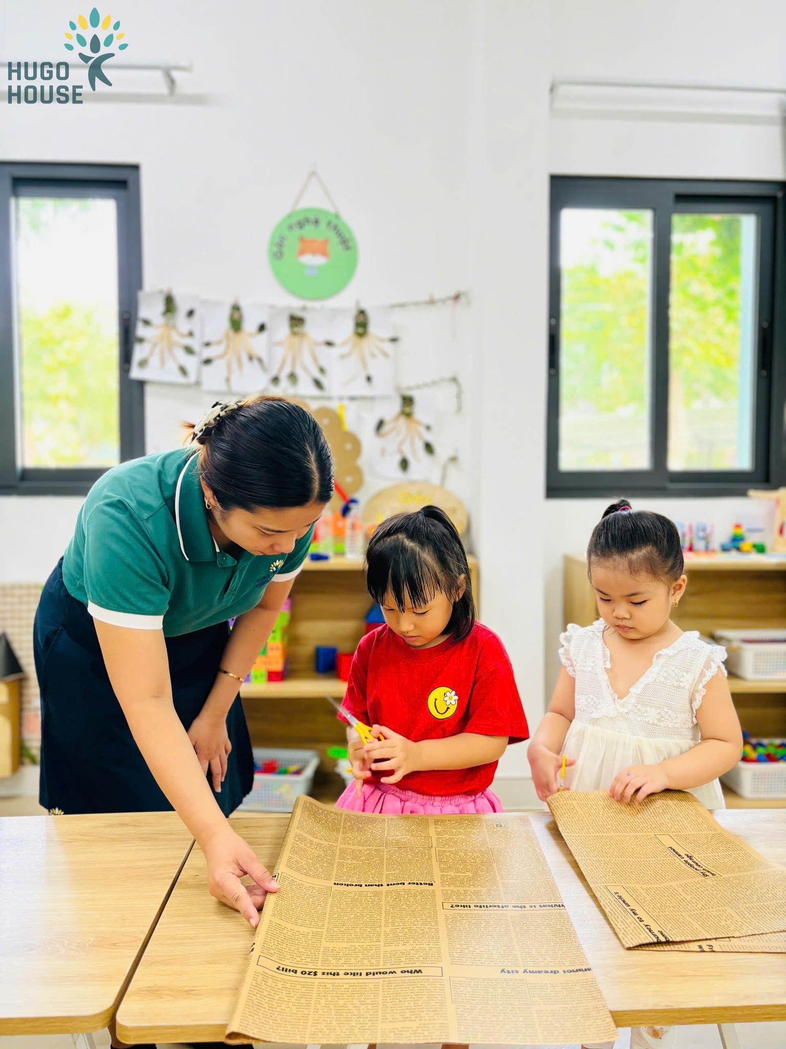 LÀM VÁY CHO CÔ BẰNG GIẤY BÁO – BÉ NÀO CŨNG LÀ NHÀ THIẾT KẾ THỜI TRANG!