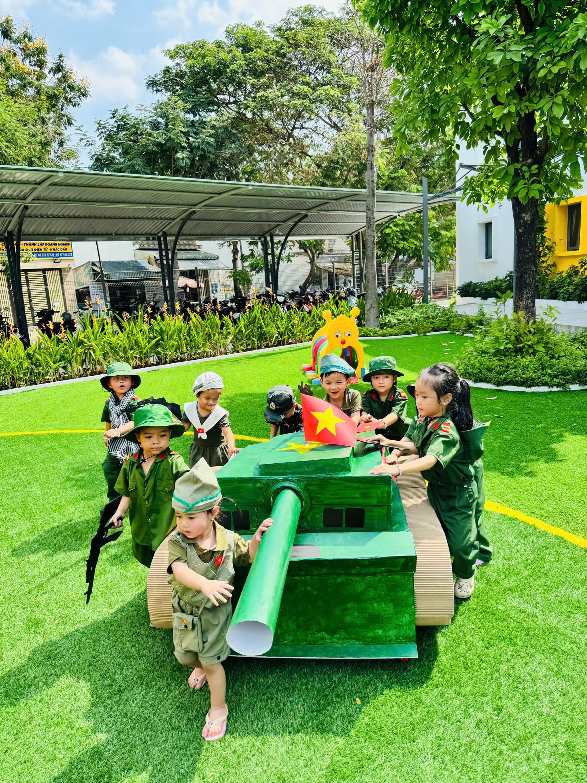 HUGO HOUSE BẾN LỨC – CHÀO MỪNG 50 NĂM NGÀY GIẢI PHÓNG MIỀN NAM