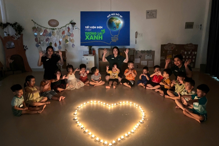 GIỜ TRÁI ĐẤT – CÁC BÉ HUGO HOUSE HỌC CÁCH YÊU THƯƠNG HÀNH TINH!