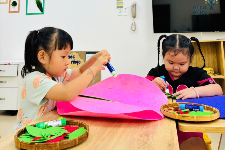 NHÀ THIẾT KẾ NHÍ – SÁNG TẠO TRANG PHỤC