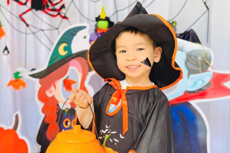 HÓA TRANG SIÊU DỄ THƯƠNG – CHÀO ĐÓN HALLOWEEN RỘN RÀNG