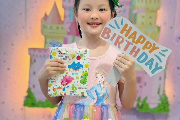 TUỔI MỚI TỎA SÁNG CÙNG CÁC THIÊN THẦN NHỎ