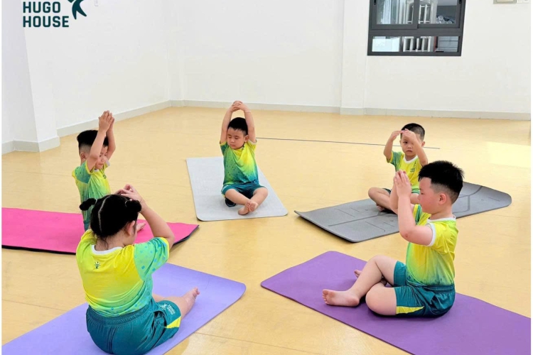 YOGA KIDS TẠI HUGO HOUSE – NUÔI DƯỠNG THÂN KHỎE, TÂM AN TỪ NHỮNG NĂM ĐẦU ĐỜ