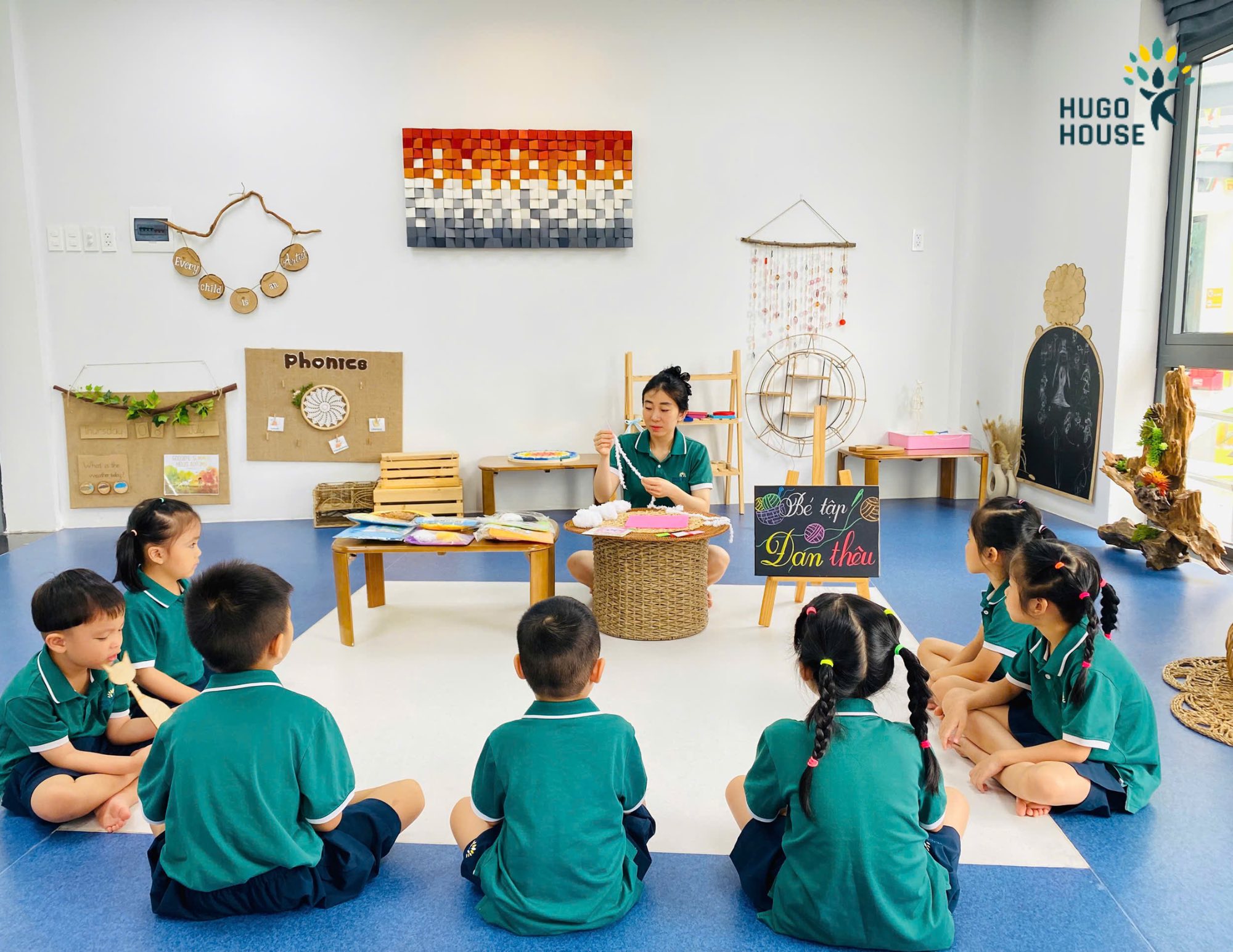 KHÉO TAY HỌC THÊU – BÉ TẬP TỪNG MŨI CHỈ