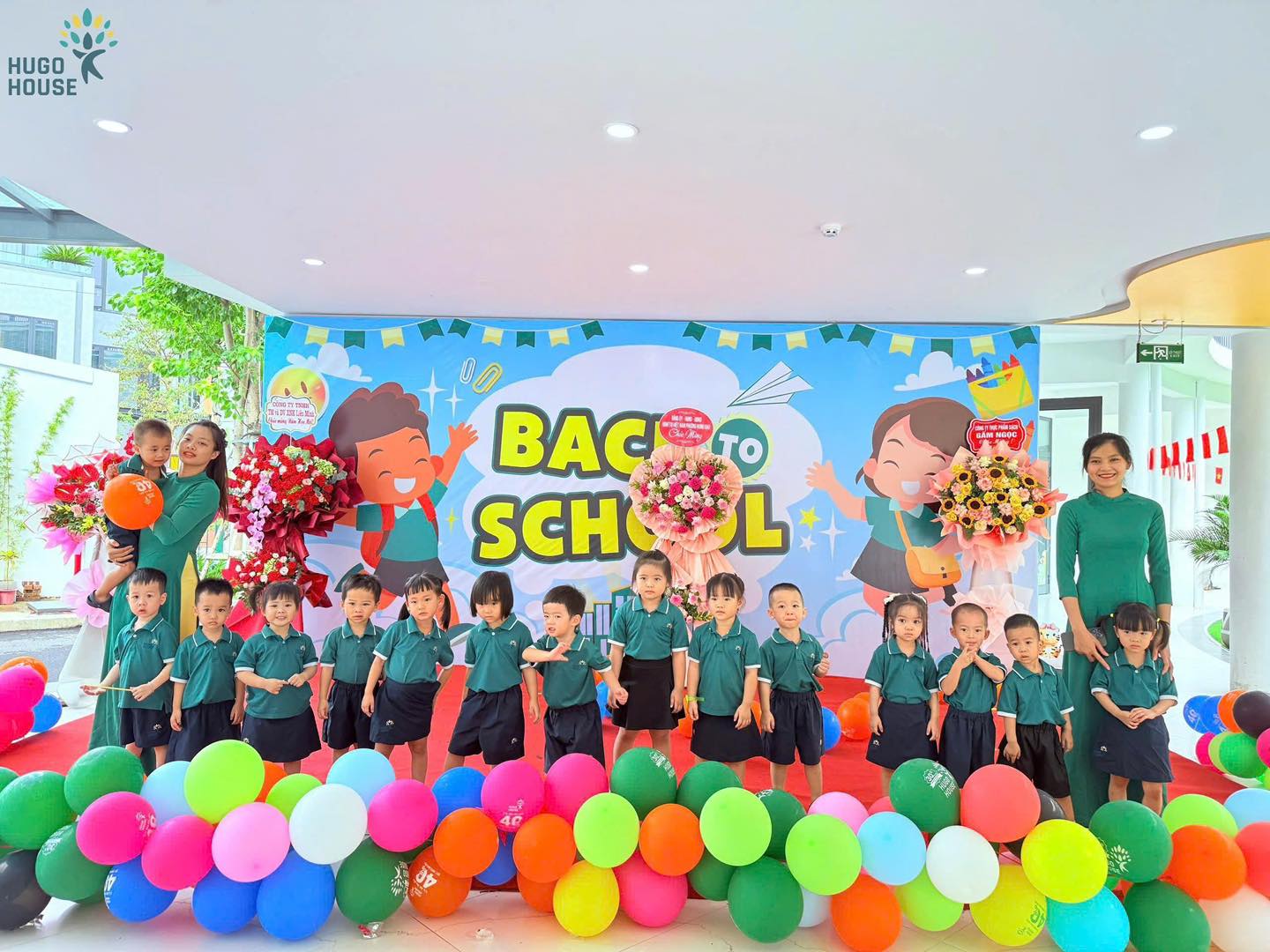 SÂN TRƯỜNG NGẬP TRÀN YÊU THƯƠNG – BÉ VUI ĐÓN NĂM HỌC MỚI