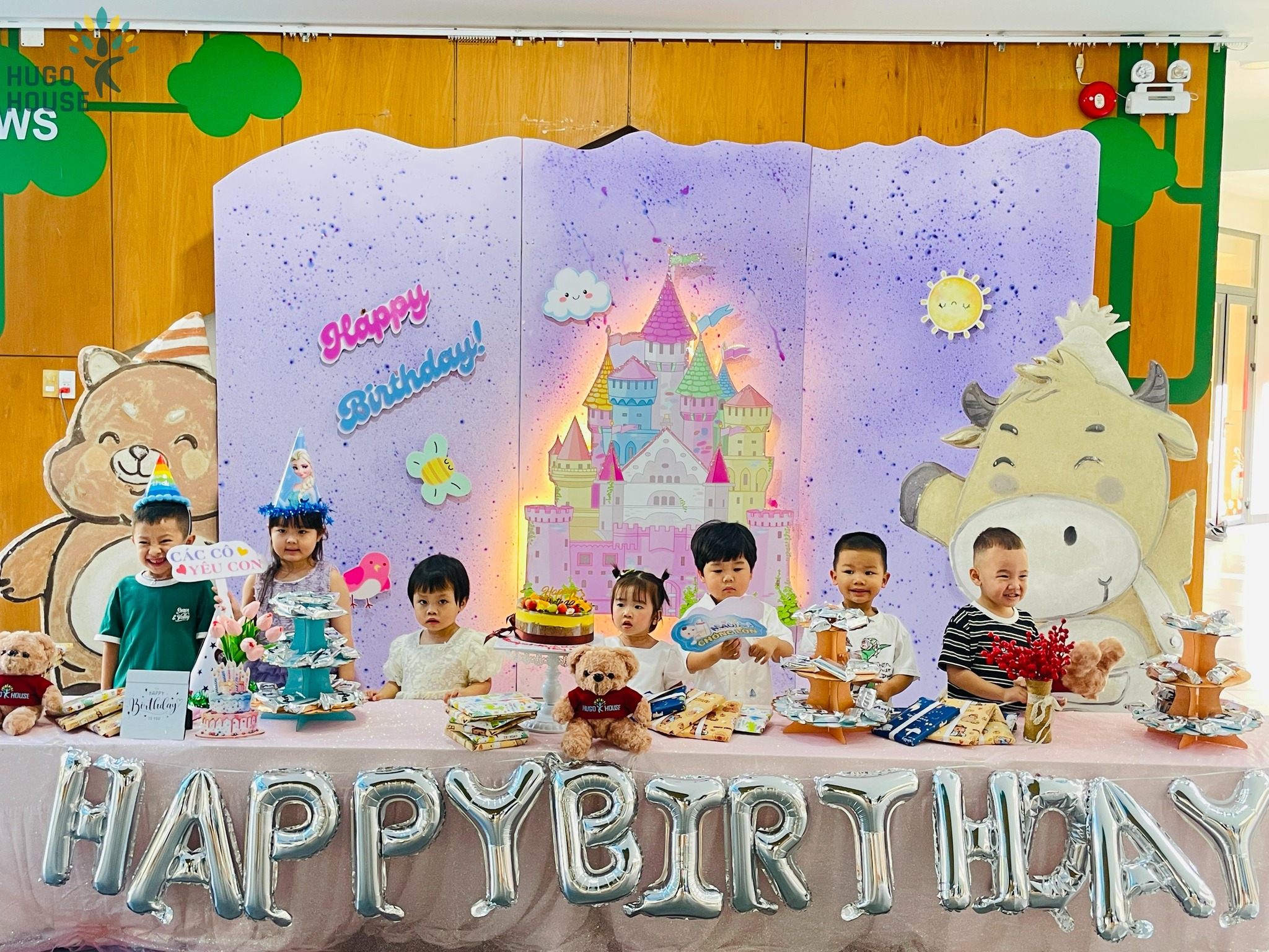 KHOẢNH KHẮC ĐÁNG YÊU CỦA CÁC THIÊN THẦN NHỎ THÁNG 03