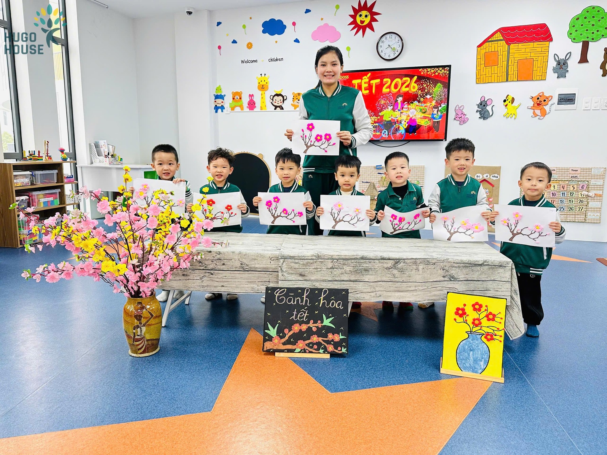 BÀN TAY NHỎ DỆT NÊN SẮC XUÂN