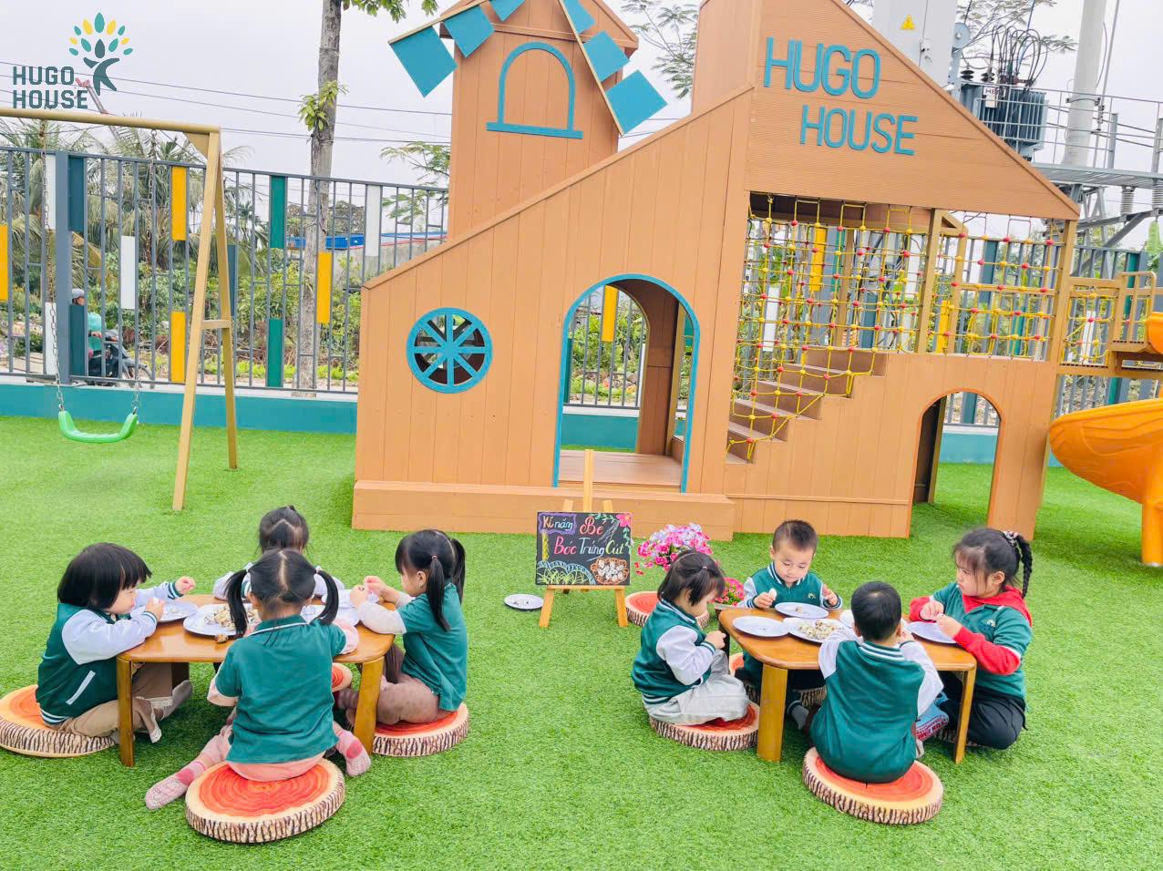 QUẢ TRỨNG NHỎ - BÉ BÓC THẬT KHÉO