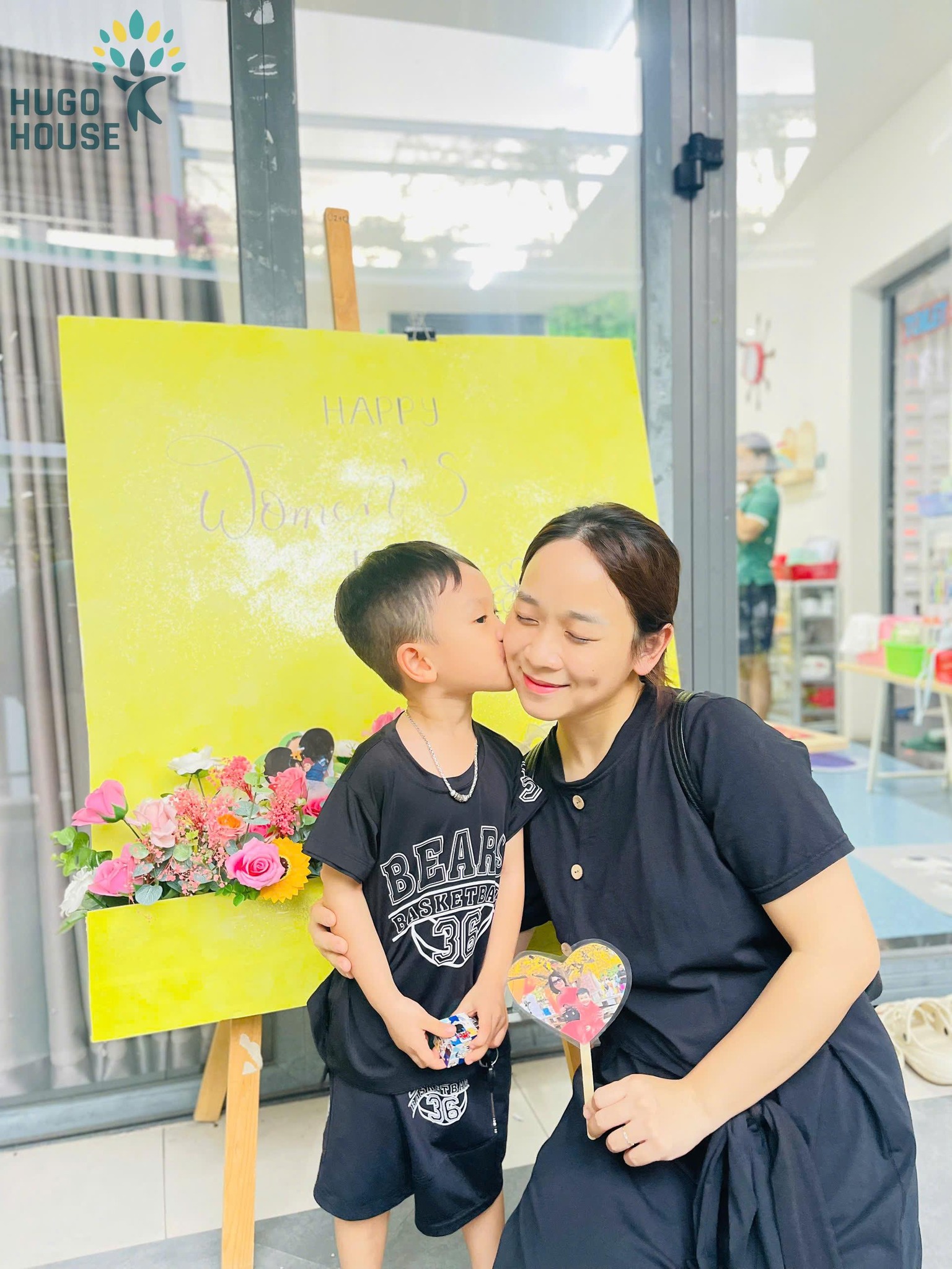 BÀN TAY BÉ NHỎ - GỬI TRỌN YÊU THƯƠNG