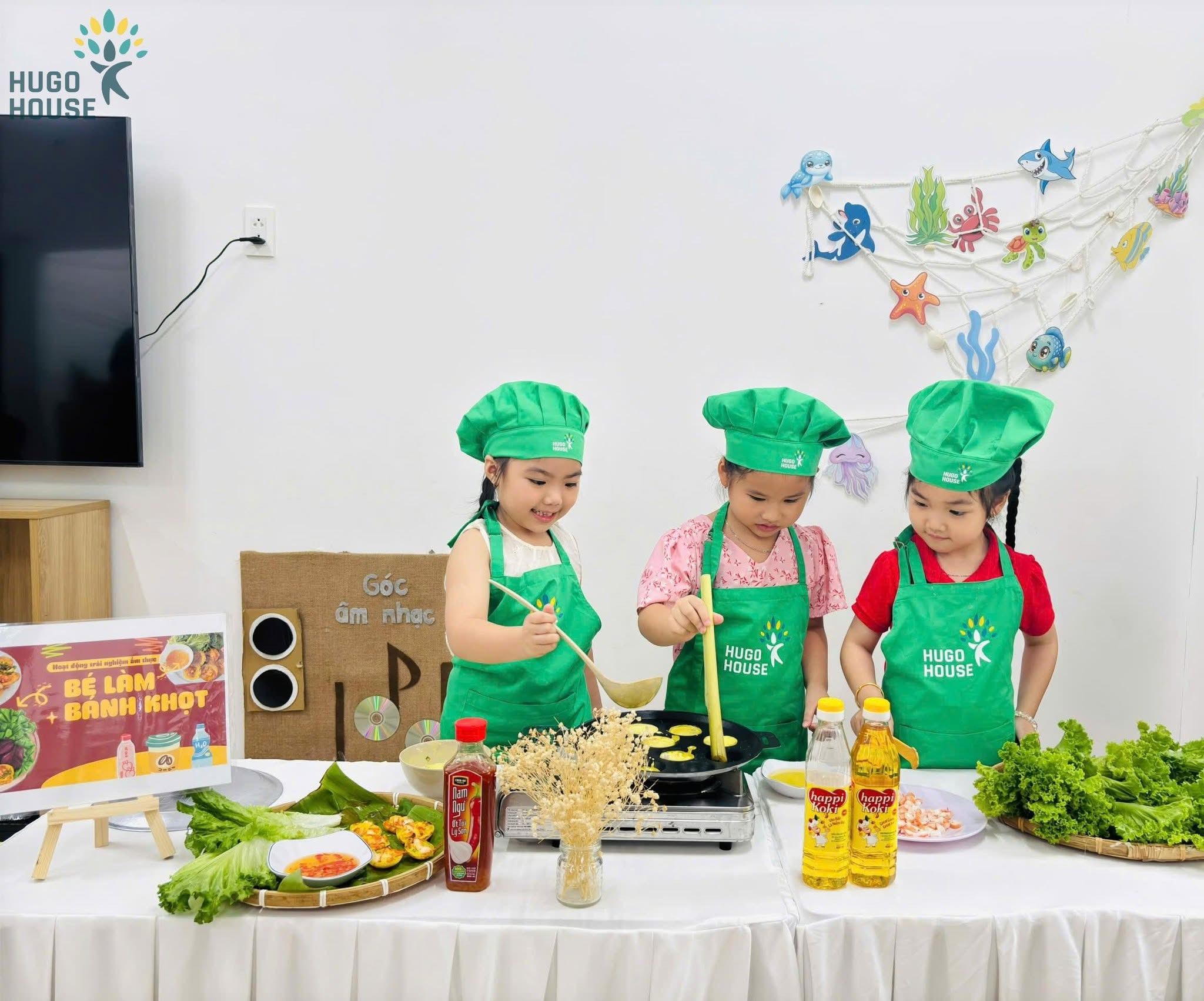 BÉ TRỔ TÀI LÀM BÁNH KHỌT ĐẬM VỊ QUÊ HƯƠNG