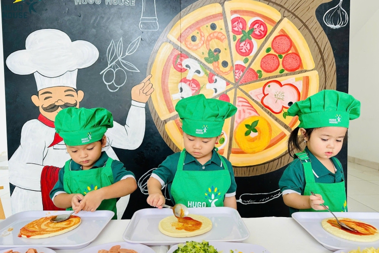 BÉ TRẢI NGHIỆM LÀM BÁNH PIZZA - HƯƠNG BÁNH THƠM LỪNG