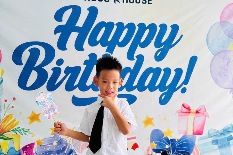 CHÚC MỪNG SINH NHẬT CÁC MẶT TRỜI NHỎ CỦA HUGO HOUSE